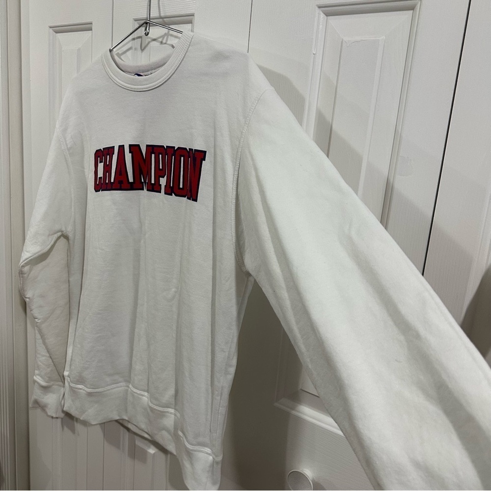 Champion Logo Crewneck - Picture 4 of 8